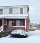 Modern ✌🏾Bedroom House in the ❤️ of Shadyside - บังกะโล