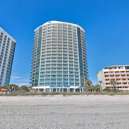 Hot Sale: 2026 Newly Renovated/ Wake up to Waves Lux Direct Oceanfront 1Br/Pools