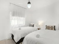 Meadow View Farm Cottage Hotels in Nowra