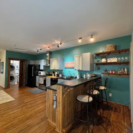 Connoisseur Hideaway