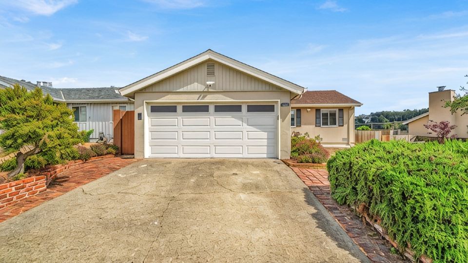 Spacious 4Bedroom/4Bathroom Home Near SF, SFO. Golfing, Beaches & Nature