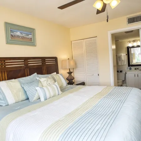 OCEAN VIEW Villa. Steps to the Beach! Pool, Hot Tub, SPECIAL OFF-SEASON RATES!