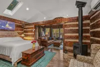 Hot Tub, Private, Rustic Elegance, Visit Barn Animals, Hammocks, 10Miles to Avl. - 샬레 호텔
