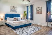 New Build! 5 Bedrooms & 3.5 Baths! 5 Minutes to Golf and the Village - Wifi