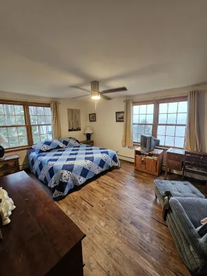 Large  Lakefront Home on Burt Lake, ICE FISHING Hunting, fishing snow sking golf - 3 estrellas