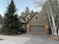 Flagstaff Family Retreat — Game Room, Gym, Fire Pit & Forest Fun! - 4-Star
