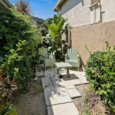 DEL MAR RETREAT & OCEAN VIEW! Walk to the beach!