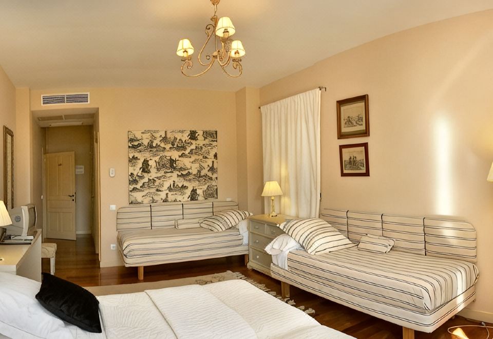 Hotel Santa Coloma del Camino - Housity