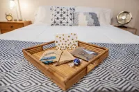 Private Studio with Kitchenette. Keyless Entry, Parking. Great for Extended Stay - 4-Star