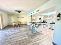 Large home / pool near the Catelina Foothills - Homestays