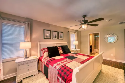 Blissful Mountain Cabin, Close To It all + Hot Tub - 4 stjerner