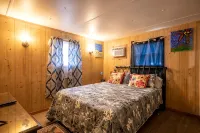 Hippie Head Hotel sweet Homosassa skies are blue Pets stay free too! - 2 étoiles