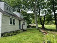 Charming, private 2-bedroom cottage on classic New England farm in Washington CT - 4-Star