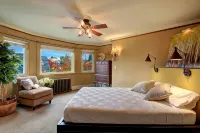 Upper suite in a classic Fremont home (Read Description before proceeding 弗里蒙特住宿飯店