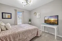 Luxury 4 bed 2.5 bath home TF - 4-Star