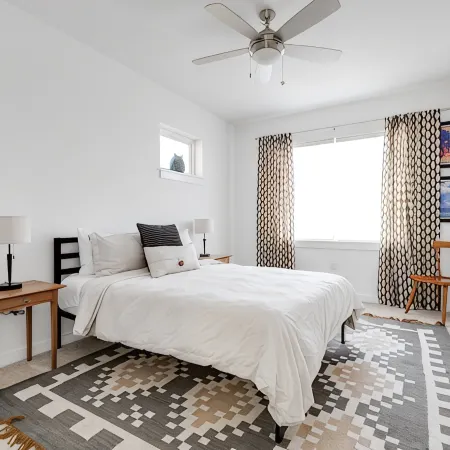 Elegant 3-Bedroom Home with Stunning Rooftop Deck & Dining Area