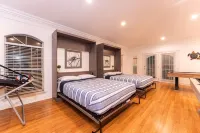 Modern Pool - Spa - Huge Game Room - Sleeps 36 - 4-Star