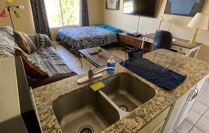 Stay with Us in Rio Rancho!  2 Real Queen Beds!  Super Duper Safe Area!