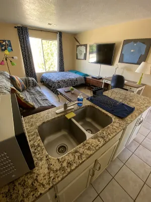 Stay With Us in Rio Rancho!  Balloon Fiesta Shuttle Close. 2 REAL QUEEN BEDS! - 무료 와이파이