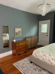 Hartford Hideaway - Sleeps 8, Family Friendly, Walkable to Tower Grove Park - balcone