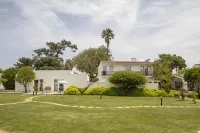 Vila Louro - parking
