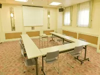 Takasaki Urban Hotel - parkir