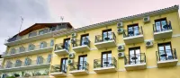 Castri Hotel - Parvekkeita