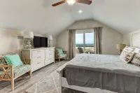 Pet friendly, newly renovated, ocean and beachfront historical home - Balkoner