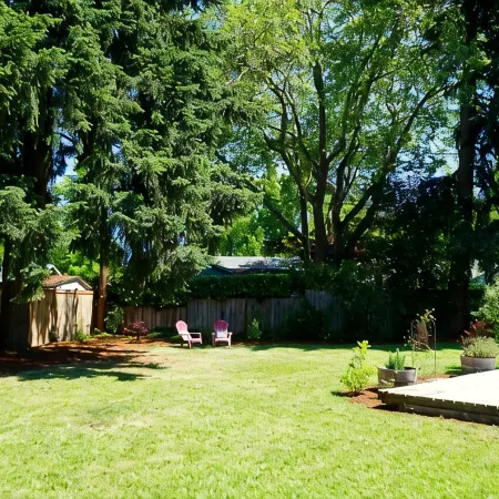 Newly remodeled cozy home with large yard. Close to U of O, Autzen, and Oakway.