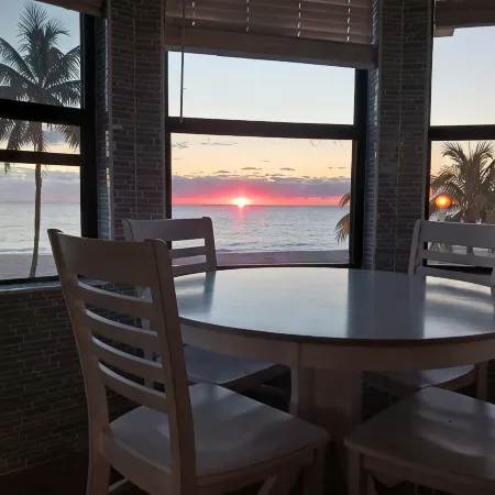 Gorgeous 360° Oceanfrnt Views* in the Heart Famous Broadwlk*$Free Off St Park$*