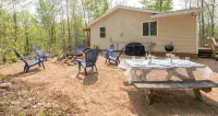 Remodeled Cabin w/fireplace, 2 miles from Lakewood - 3-Star