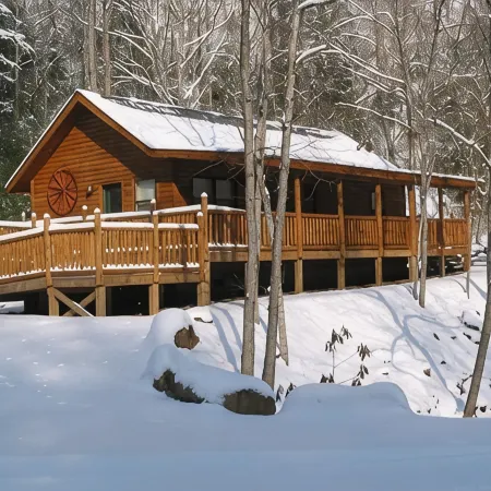 Creekside Cabin with covered porch  only 3 miles from downtown Bryson City!
