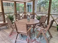 Tucked Away Quiet Cottage~5 Blocks to Riverfront and Cumberland Island Ferry - Homestays