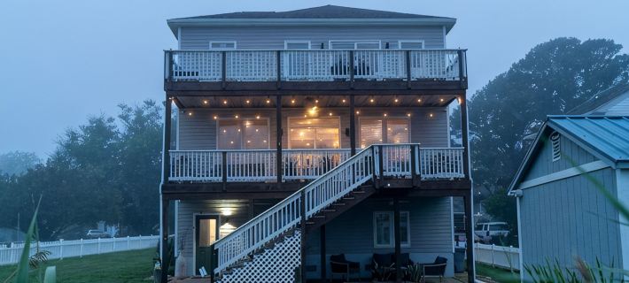 Beauty for Ashes Retreat -Luxury Waterfront 2700 SQ FT; Buckroe Beach; Sleeps 10 Hotels in Hampton