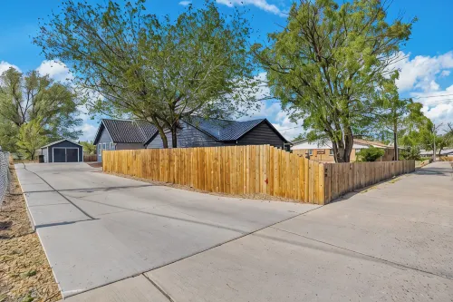 Pet & Family Friendly Downtown Montrose-20 Minutes to Black Canyon National Park - 3-Star