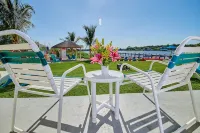 The Bay Resort - 2-Star