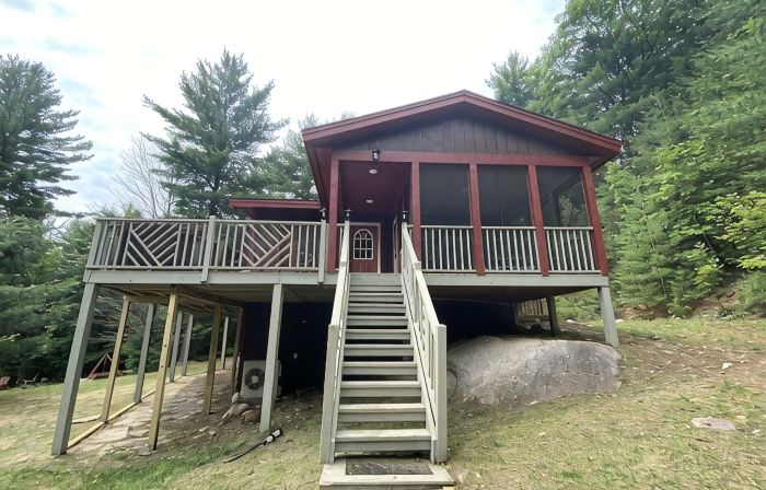 Luxury Mnt. View Cabin with game room, hot tub, fire pit and private ski trails