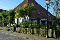 Stylish apartment with garden in a former farmhouse in De Waal - 2성급