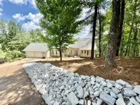 Massive Lakehouse - Infinity Pool, Hot Tubs, Dock, Firepit - 4 tähden