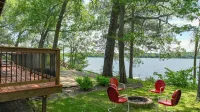 Hygge Lodge is a gorgeous lakefront gathering place for year round family fun. - Chalets