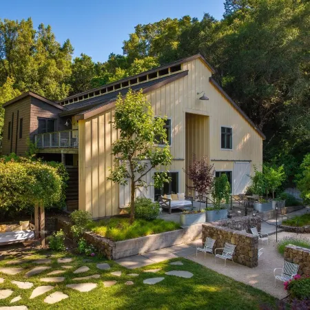 Farmhouse Inn