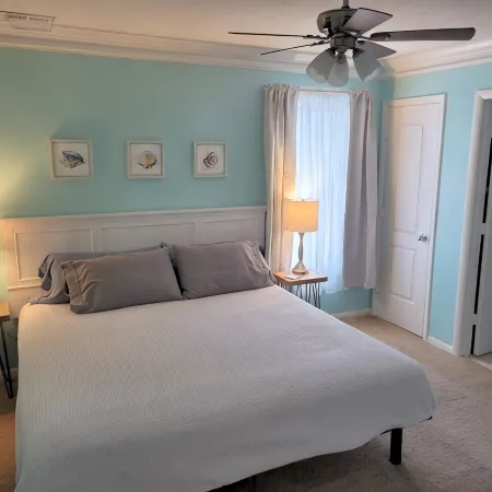 Spacious, Two Bedroom Condo at the Center of the Crystal Coast