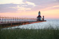 Beach Condo downtown St. Joseph Waterfront District. Five Stars!! - 4-Star