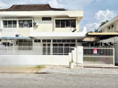 Spacious 4 brooms house@USM/Qbay/FTZ/Spice Arena