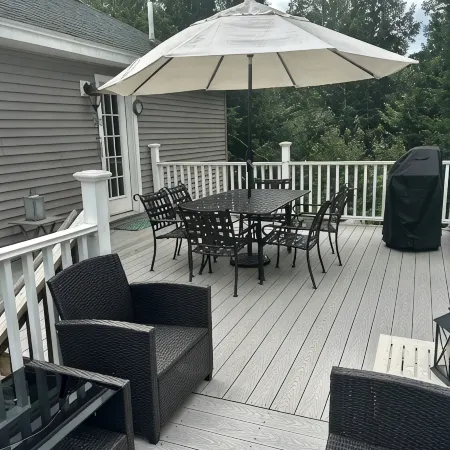 4-Bedroom Direct Waterfront Lakehouse in Maine. Fire Pit, Deck, Private Dock.