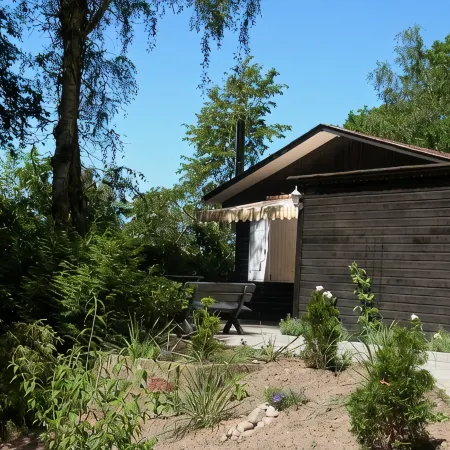 Idyllic holiday home on the forest and lake in Klingberg