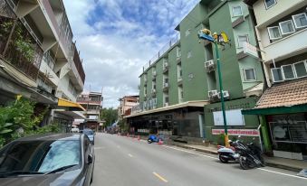 Alongkorn Hotel by SB