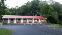 Paradise Resort Saratoga - Motels
