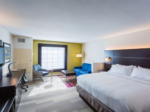 ホリデイ イン エクスプレス アンド スイーツ レディング  IHG ホテル