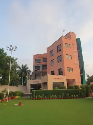 Hotel Shrinath Palace Hotels near Narayan Bagh